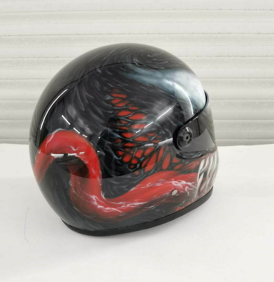 helmet airbrushing - Venom