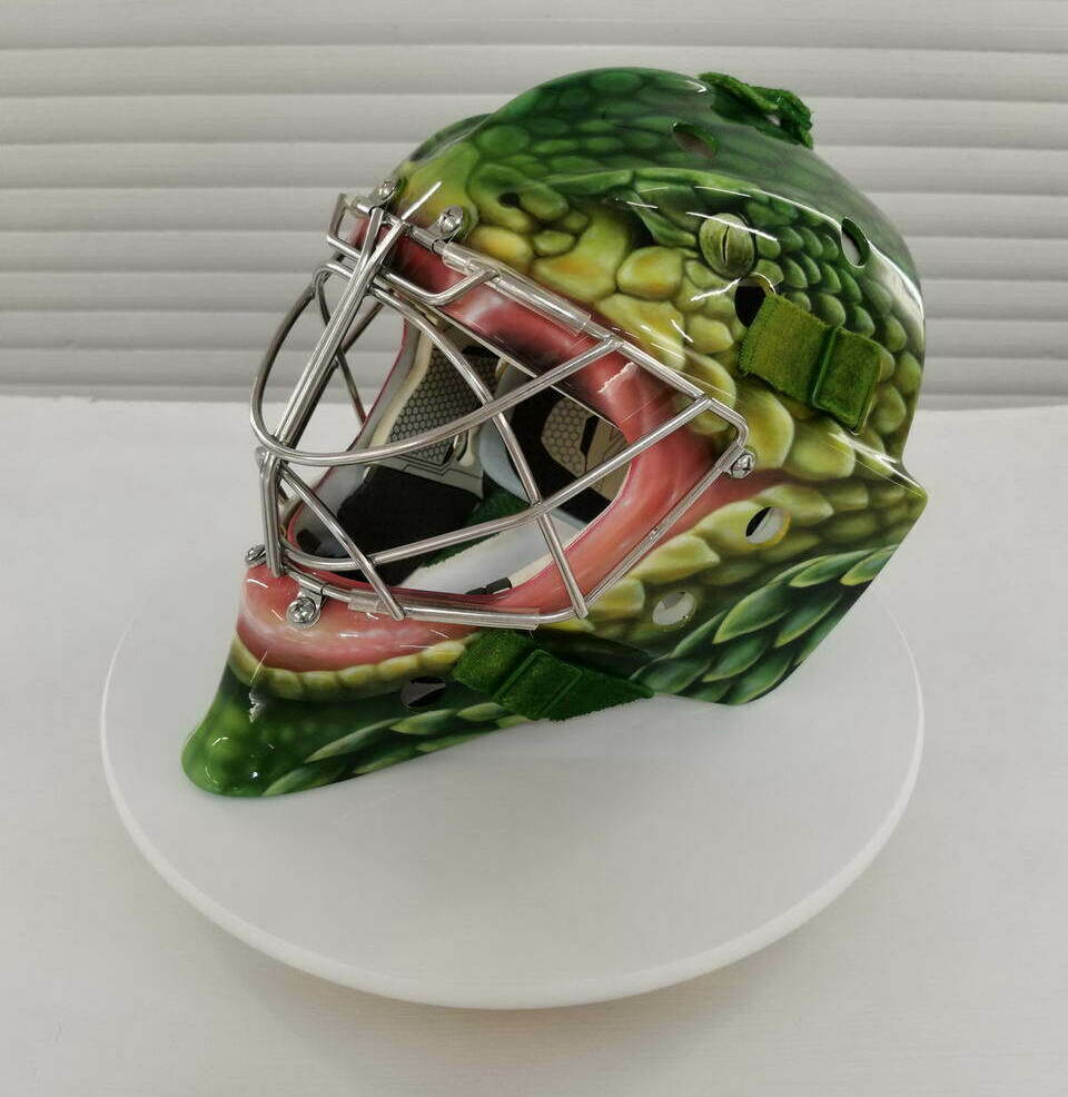 airbrush on the hockey helmet - snake
